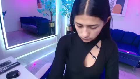 oriana_wood online show from August 7, 11:43 am