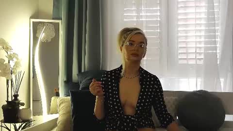 orianawade online show from August 6, 5:39 am