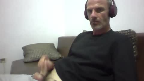 orwel09 online show from April 14, 8:38 pm
