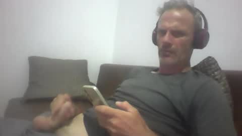 orwel09 online show from April 21, 7:06 pm