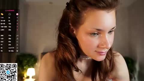 Jess online show from August 9, 6:09 pm