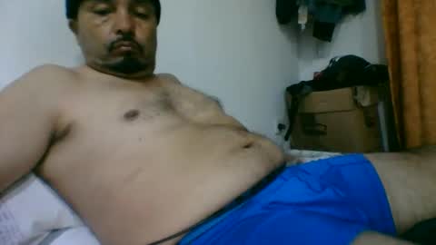 oscarjhe3512 online show from May 19, 1:28 am