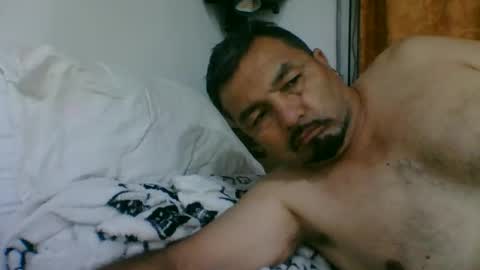 oscarjhe3512 online show from May 23, 3:42 am