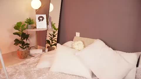 oshun_25 online show from August 6, 8:52 pm