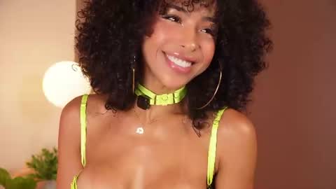 oshun_25 online show from August 15, 10:36 pm