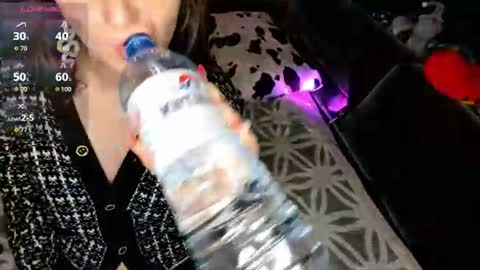 Leliana online show from June 18, 1:05 am
