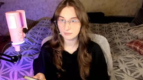 Leliana online show from August 7, 1:05 am