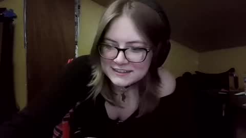 osphilieous online show from May 23, 8:39 am