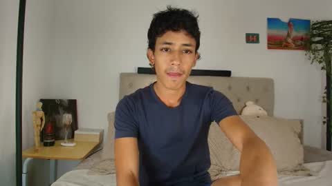 ostin 18hot online show from August 2, 10:28 pm