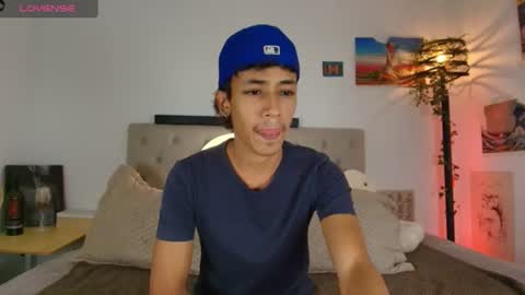 ostin 18hot online show from August 4, 1:02 am