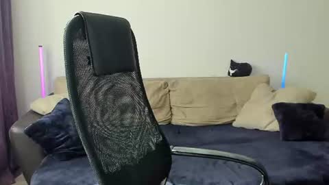 ostin_meoww online show from August 8, 11:21 am