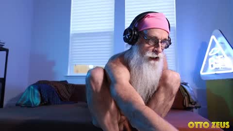 Otto Zeus or JacquesValue online show from April 1, 1:03 am
