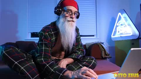 Otto Zeus or JacquesValue online show from April 1, 5:05 am