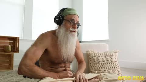 Otto Zeus or JacquesValue online show from April 1, 11:23 pm