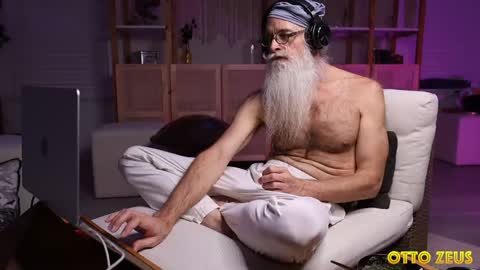 Otto Zeus or JacquesValue online show from April 22, 4:48 am