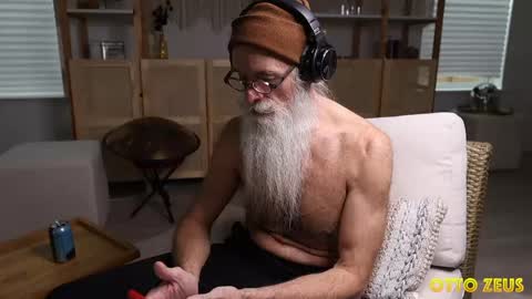 Otto Zeus or JacquesValue online show from April 26, 11:45 pm