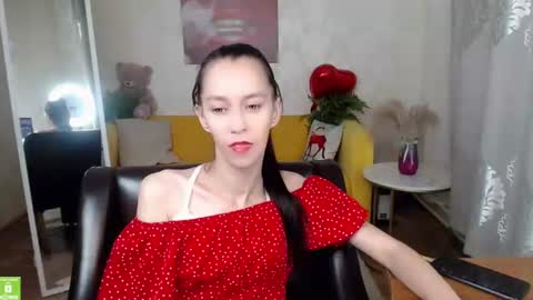 lisa online show from August 14, 10:08 am
