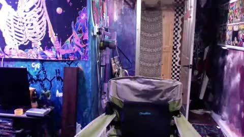 Dude online show from May 8, 5:53 am