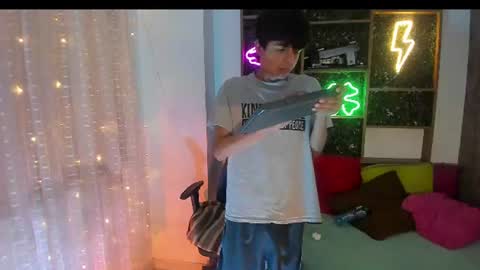 alex online show from August 6, 7:18 am