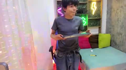 alex online show from August 11, 3:30 am