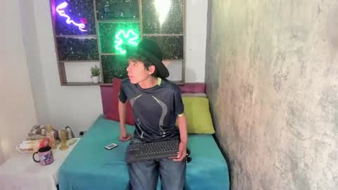 alex online show from August 13, 8:56 pm
