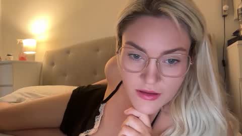 MrandMrs online show from May 4, 6:20 pm
