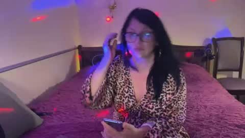 OxiXLove online show from August 5, 7:34 pm