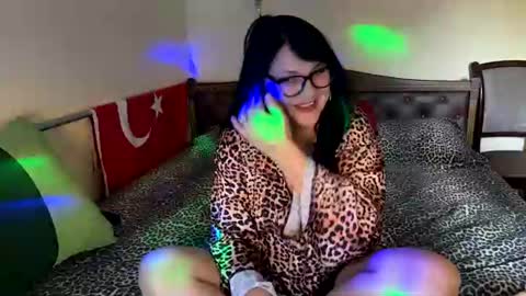 OxiXLove online show from August 12, 2:41 pm