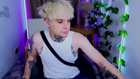 oxa online show from August 26, 3:08 pm