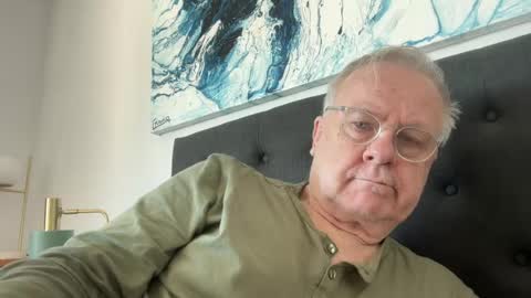 ozhairybearxxxx online show from August 11, 3:52 am