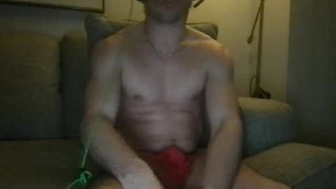 ozsurferboy773375 online show from June 18, 12:05 pm
