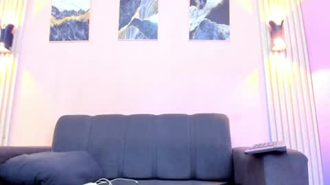 ozuna_hot_ online show from July 31, 11:49 am