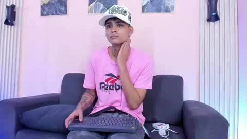 ozuna_hot_ online show from August 9, 12:17 pm