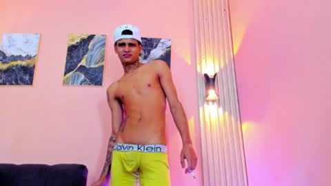 ozuna_hot_ online show from August 13, 12:41 pm