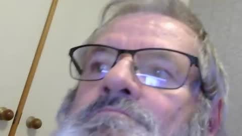 ozzienuts21153 online show from July 10, 11:05 am