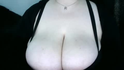 p00f online show from August 3, 3:41 pm