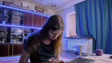 Ella online show from August 14, 4:16 am