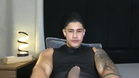 Javi    online show from May 5, 5:31 am