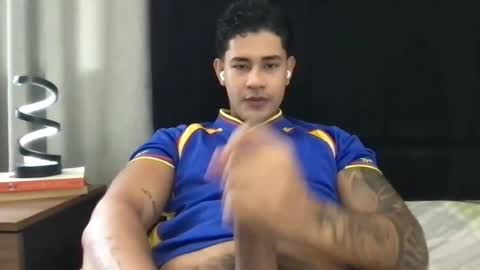 Javi    online show from July 11, 7:20 pm