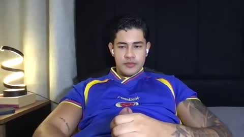 Javi    online show from July 20, 7:11 am