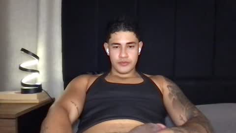Javi    online show from August 14, 11:30 pm