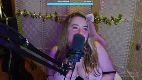 PaigeStation online show from April 19, 1:26 am
