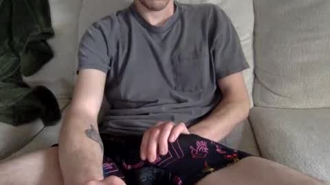 paintdude424 online show from April 14, 7:10 pm
