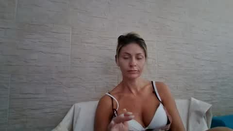 Pamela051087 online show from September 7, 1:39 pm