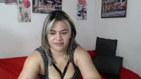 pamela_echeverria online show from August 11, 4:42 pm