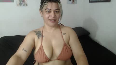 pamela_echeverria online show from August 15, 3:38 pm