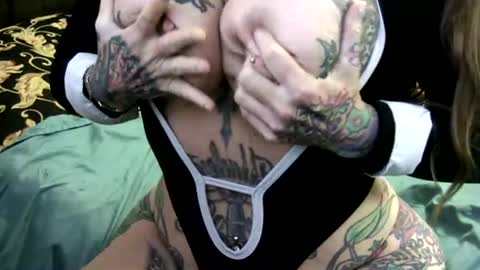 PAMELA GUNNS online show from August 1, 11:00 pm