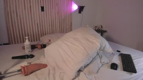 pamelamendez_1 online show from July 30, 1:57 am