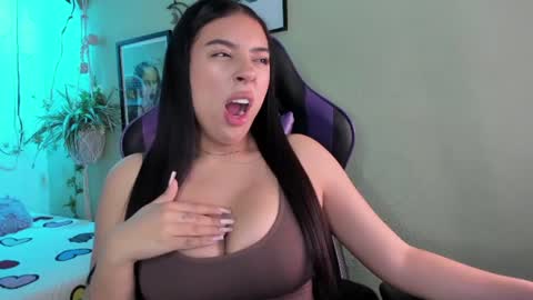 Ana Laura online show from August 13, 12:30 pm