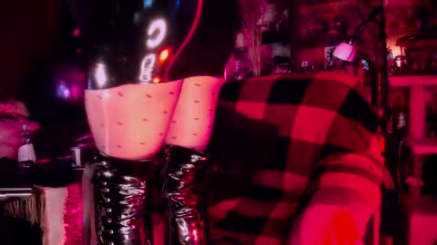 sissy Lilit online show from April 9, 6:16 pm
